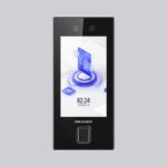 TERMINAL FACIAL MIN MOE CON LECTOR DE HUELLAS Y TARJETAS PROX EM / 3000 ROSTROS / 3000 HUELLAS / PANTALLA 4.5" / ADMINISTRABLE EN LA NUBE CON HIKCONNECT TEAMS / EXTERIOR IP65 / POE / WIFI / HIK-IA / SIP ESTANDAR - Imagen 2